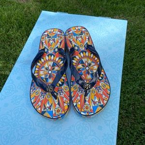 TORY BURCH NAVY/PSYCHEDELIC GEO WEDGE FLIP FLOP